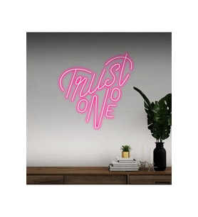 Trust No One Yazılı Neon Tabela