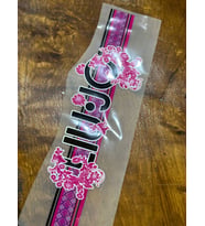 ÜTÜ İLE YAPIŞAN PEMBE ÇİÇEKLİ TRANSFER BASKI TİŞÖRT BASKI ARMA 29X8 CM