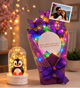 Kişiye Özel Fotoğraflı Renkli LED Işıklı Aynalı Mor Kelebek Buketi ve LED Işıklı Fanus (penguenli)