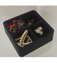 Dört Bölmeli Masa Üstü Organizer (Üst Üste Yerleştirilebilir)  Yüksek Kaliteli 3D Baskı Çevre Dostu PLA Hammadde (Siyah)