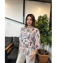 Kadın Ekru Kaçık Yaka Çiçek Desenli Bluz
