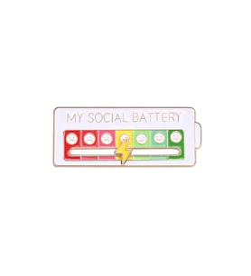 SPELT My Social Battery Hareketli Rozet Pin Broş Beyaz
