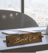 BK Gift Kişiye Özel Ahşap Kabartma Figürlü Masa İsimliği, Yeni İş Hediyesi, Arkadaşa Hediye, Ofis Hediyesi