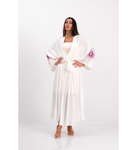 Kadın Beyaz Sırtı ve Kolları Nakışlı Püsküllü Uzun Kimono