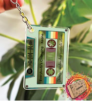 Kişiye Özel .Mesajlı Spotify Barkodlu Retro Müzik Çalar Kaset Tasarım Anahtarlık Sevgiliye Yeni Yıl Hediyesi