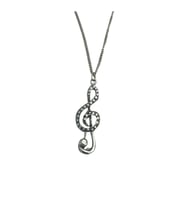Sol Anahtarı Metal Kolye – 60 cm Zincir – Unisex Müzik Temalı Takı (Gümüş)