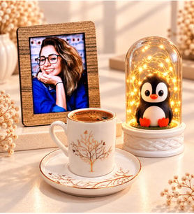 Kişiye Özel Fotoğraflı Hayat Ağacı Desenli Porselen Kahve Fincanı ve LED Penguenli Fanus