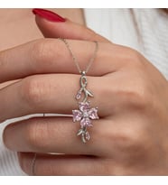 Pembe Çiçek 925 Ayar Gümüş Kadın Kolye