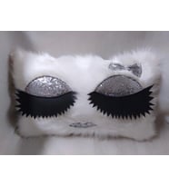 YILMAZHOME Peluş Kirpikli Kırlent Kılıfı - (Beyaz Peluş-Gümüş Göz)