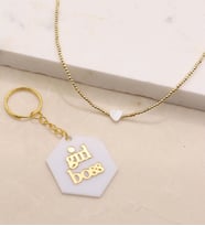 Girl Boss Gold Detaylı Anahtarlık, Kalpli Boncuk Kolye İkili Set