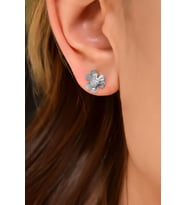 Papatya Silver 925 Ayar Gümüş Sim Toplu Çivili Frezya Çiçeği Küpe (Rodyum)