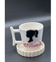Barbiee Figürlü Siyah Pembe İsimli Kupa Mug (Krem)