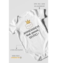 Anneannem Beni Çok Seviyo! Baskılı Bebek Zıbını – Çıtçıtlı Body  %100 Pamuk Kısa Kol (Beyaz)
