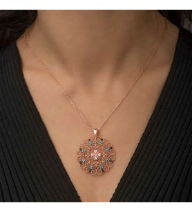 Gümüş Rose Etnik Desenli Madalyon Kolye