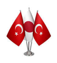 Masa Üstü Japonya Bayrağı Türk Bayrağı Üçlü Krom Direk Masa Bayrak Seti