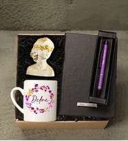 Kişiye Özel Termo Deri Siyah Defter & Kişiye Özel Pembe Metal Roller Kalem & Baskılı Kupa & Modern Kadın Figür Dekoratif Obje Hediye Seti