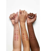 Color Sensation Lipgloss No: 105 - Işıltılı ve Islak Görünümlü Dudak Parlatıcısı
