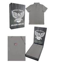 Beşiktaş Orijinal Polo Yaka Çocuk T-shirt Kişiye Özel Hediyelik Ahşap Kutulu (Gri)