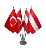 Masa Üstü Avusturya Bayrağı Türk Bayrağı Dörtlü Krom Direk Masa Bayrak Seti
