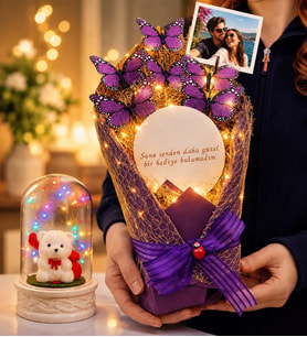 Kişiye Özel Fotoğraflı LED Işıklı Aynalı Mor Kelebek Buketi ve Renkli LED Işıklı Beyaz Ayıcıklı Fanus