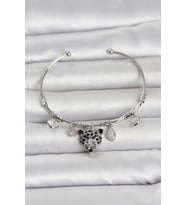 Pirinç Gümüş Renk Leopar Detaylı Charmlı Kadın Bileklik 5886 - HPSBYI5215-8167