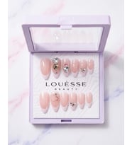 Louésse Crystal Kiss Takma Tırnak 12’li Pembe French Kalp Taş Detaylı Zarif Nail Set