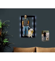 BK Gift Kişiye Özel Tam Boy Erkek ve Köpek Karikatürlü 3D Led Işıklı Ahşap Tablo-1