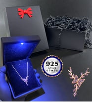 Işıklı Kutusunda 925 Ayar Gümüş Kelebek Kolye ve Siyah Hediye Kutusu