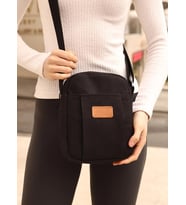 Unique Siyah Tek Fermuarlı Ön Cepli Ayarlanabilir Çapraz Askılı Unisex Omuz Çantası