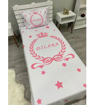 isimli yatak örtüsü ve yastık kılıfı