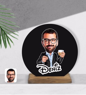 BK Gift Kişiye Özel Erkek Karikatürlü Yuvarlak Ahşap Biblo-50