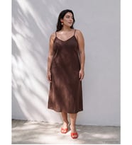 LCW Petite Kahverengi V Yaka İp Askılı Mini Elbise
