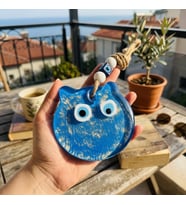 El Yapımı Hediyelik Cam Nazar Boncuklu, Kedi Figürlü Koyu Mavi, Simli, İpli 25 Cm (Koyu Mavi)