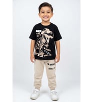 Erkek Çocuk Üzeri Yazı ve Kaykay Dino Baskılı Bileği Manşetli Bej Pijama Takımı