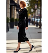 Kadın Siyah Kadife Midi Bodycon Elbise Polo Yaka Uzun Kol Büzgü Detaylı Smart Casual Stili