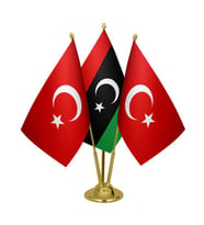 Masa Üstü Libya Bayrağı Türk Bayrağı Üçlü Pirinç Direk Masa Bayrak Seti
