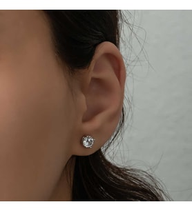 Gümüş 6 mm Beyaz Zirkon Tek Taş Kadın Küpe