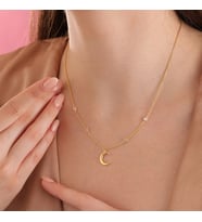 925 ayar gümüş. zirkon taşlı hilal obje sallantılı kolye