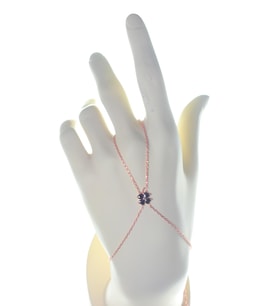 gümüş rose siyah taşlı yonca modeli şahmeran SGTL9424