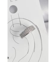 Pirinç Gümüş Renk Zirkon Taşlı Kıkırdak Model Kadın Küpe TJ-BKP10552