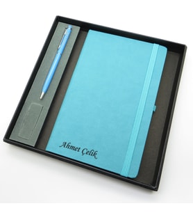 Signator® Codex  N103 Kişiye Özel Defterli Set - İsme Özel Turkuaz Kalem + İsme Özel Turkuaz Defter  İsme Özel Kutusunda Hediyelik Set (Karışık)