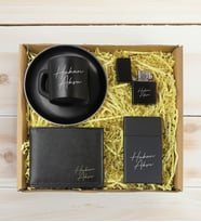 BK Gift Kişiye Özel İsimli Siyah Türk Kahvesi Fincanı&Cüzcan&Çakmak&Sigara Kutusu Hediye Seti, Sevgiliye Hediye, Arkadaşa Hediye, Doğum Günü Hediyesi