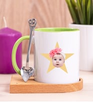 Kişiye Özel Pembe Yıldız Kafa Fotoğraflı Ahşap Altlıklı Yeşil Kupa Bardak