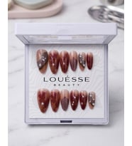 Louésse Mocha Pearl Takma Tırnak 12’li Kahve Mermer Desenli İnci Detaylı Soft Luxe Nail