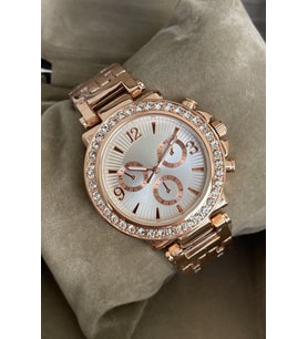 Taşlı Model Saat Kutusu İçinde Metal Kordonlu Kadın Kol Saati Rose Gold Renkli Eşe Sevdiklerinize Hanıma Arkadasa Dosta Sevgiliye Anneye Ablaya Kardese Yakınınıza Sürpriz Kol Saati Hediyesi Doğum Günü Yıldonumu