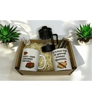 ÖĞRETMENLER GÜNÜ HEDİYE SETİ (BARDAK, KALEMLİK, KOLONYA, FRENCH PRESS, FİLTRE KAHVE, YEŞİL ÇAY) (Çok Renkli-Beyaz)