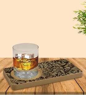 BK Gift Kişiye Özel Retro Motif Tasarımlı Doğal Ahşap Tabaklı Viski Bardağı Sunum Seti Model 6