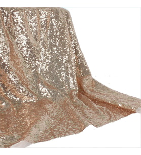 Payet Pullu Kumaş Parti Masa Örtüsü  100 X140 Cm  Gold