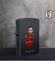 Kişiye Özel Yılbaşı Erkek Karikatürlü UV Baskılı Siyah Benzinli Çakmak Model-14