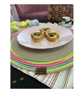 DecoHandy 39cm Neon Renkli Şeritli Jüt Örme Supla Amerikan Servis
